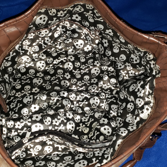 Handbag - Picture 6 of 10